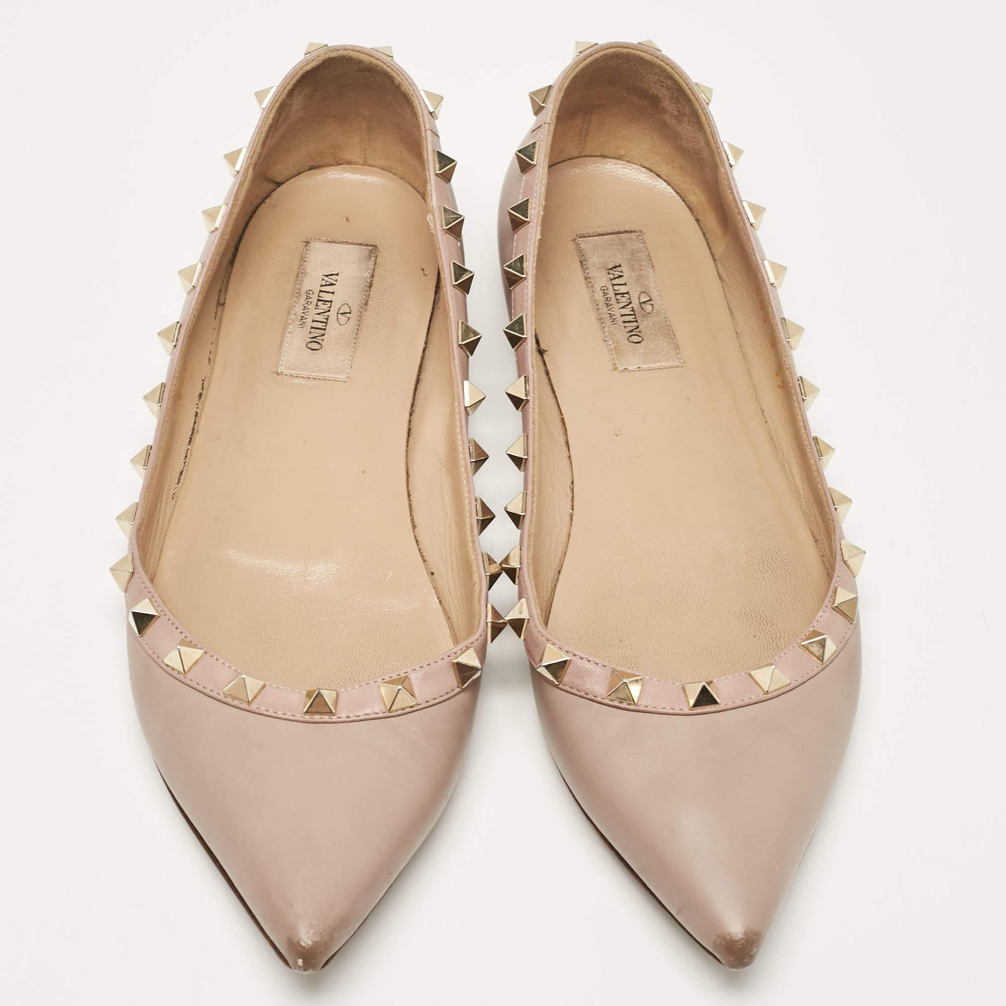 Valentino Beige Leather Rockstud Ballet Flats Size 39 In Fair Condition In Dubai, Al Qouz 2