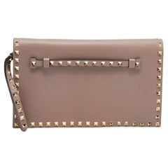 Valentino Pochette à clous Rockstud en cuir beige