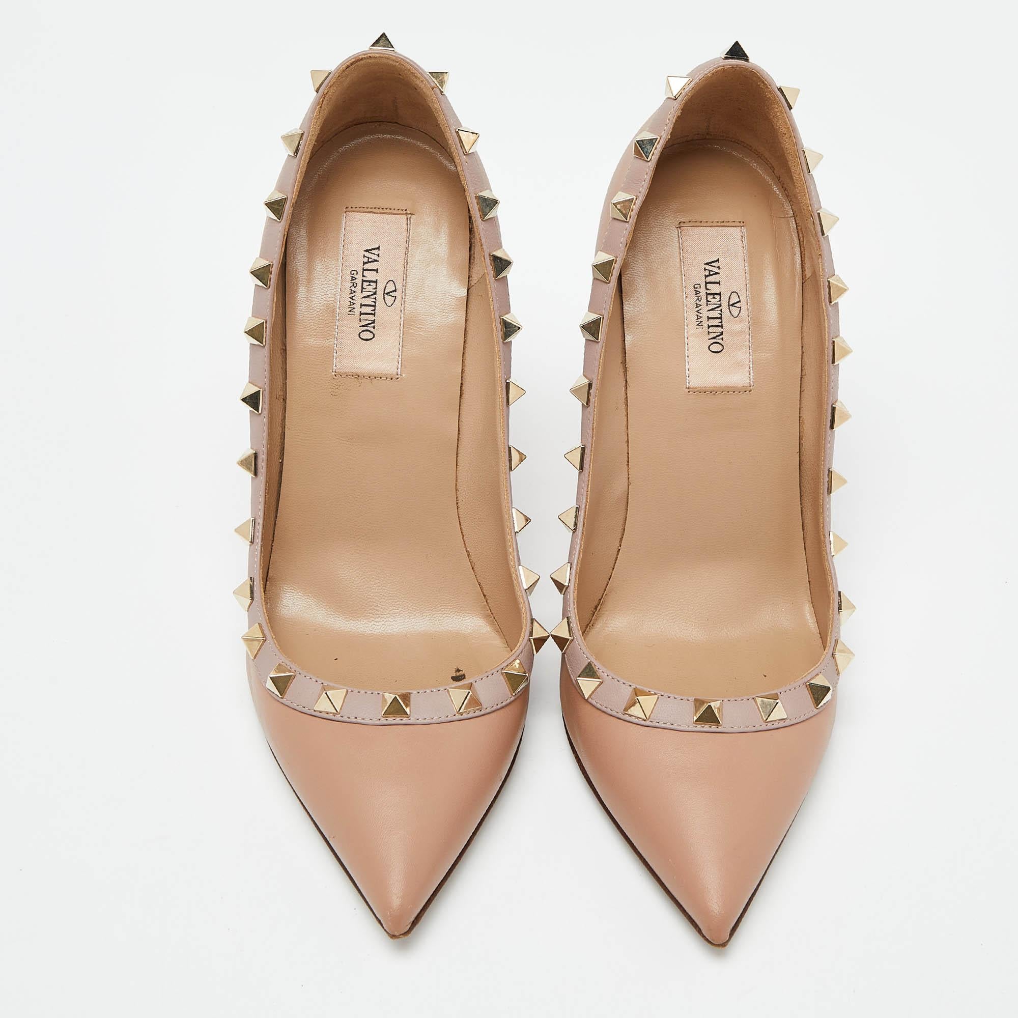 Valentino Beige Leather Rockstud Pointed Toe Pumps Size 37 For Sale 1