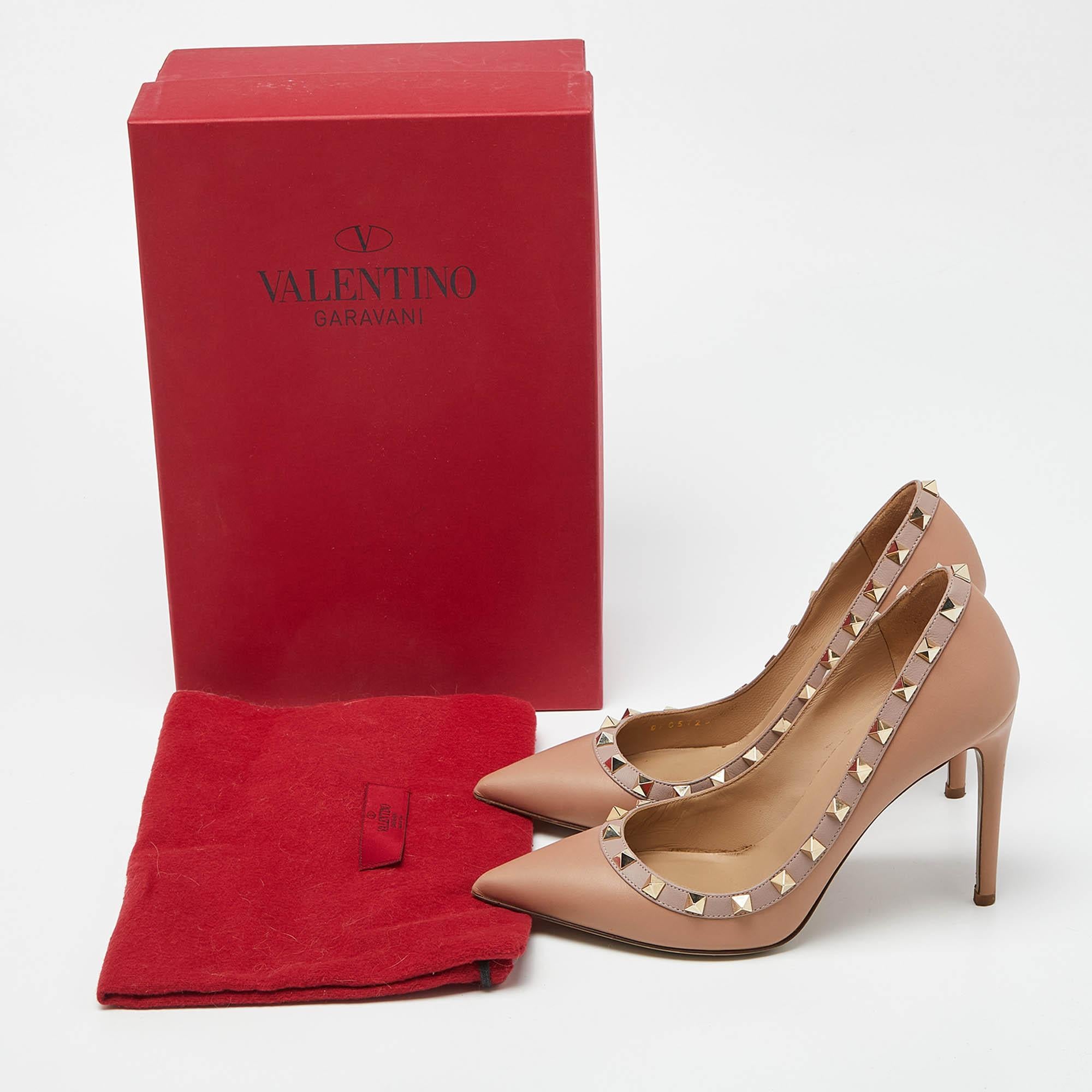 Valentino Beige Leather Rockstud Pointed Toe Pumps Size 37 For Sale 3
