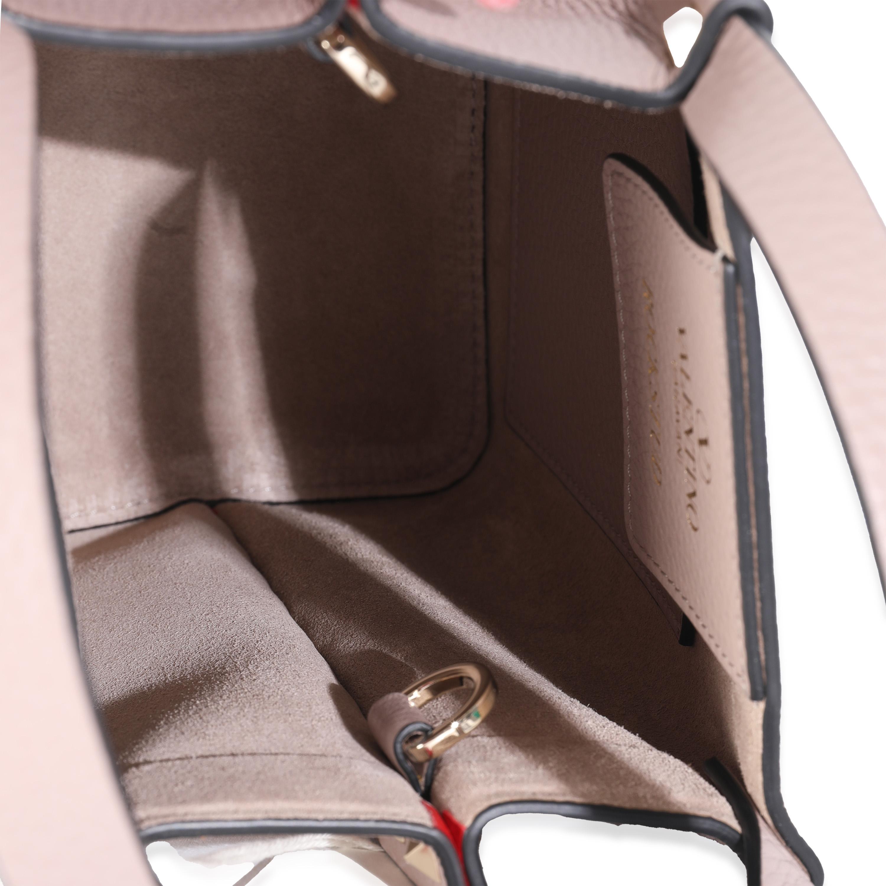 Valentino Tote piccola Rockstud in pelle beige con manico superiore in vendita 1