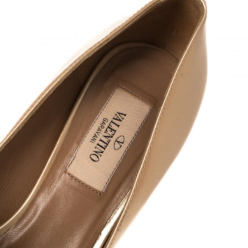Valentino Beige Patent Leather Bow Accents Pumps Size 36 For Sale 1