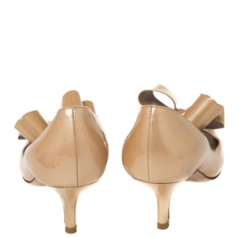 Valentino Beige Patent Leather Bow Accents Pumps Size 36 For Sale 3