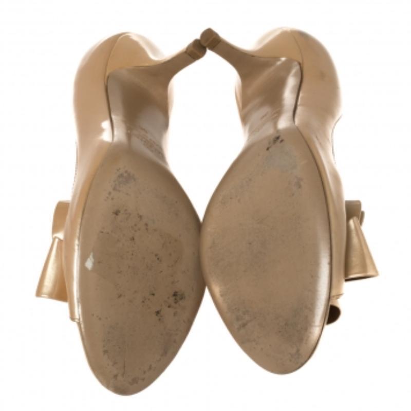 Valentino Beige Patent Leather Bow Accents Pumps Size 36 For Sale 4