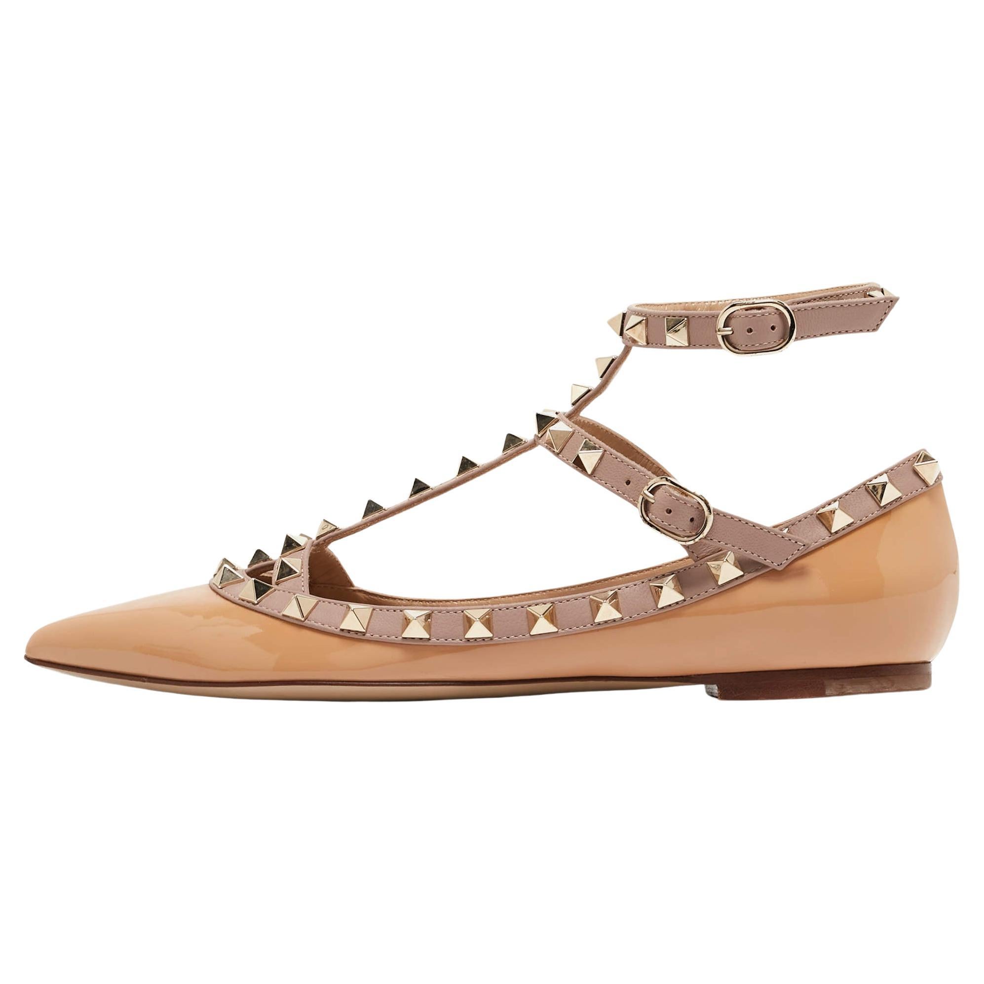 Valentino Beige Patent Leather Rockstud Ankle Strap Ballet Flats Size 37 For Sale