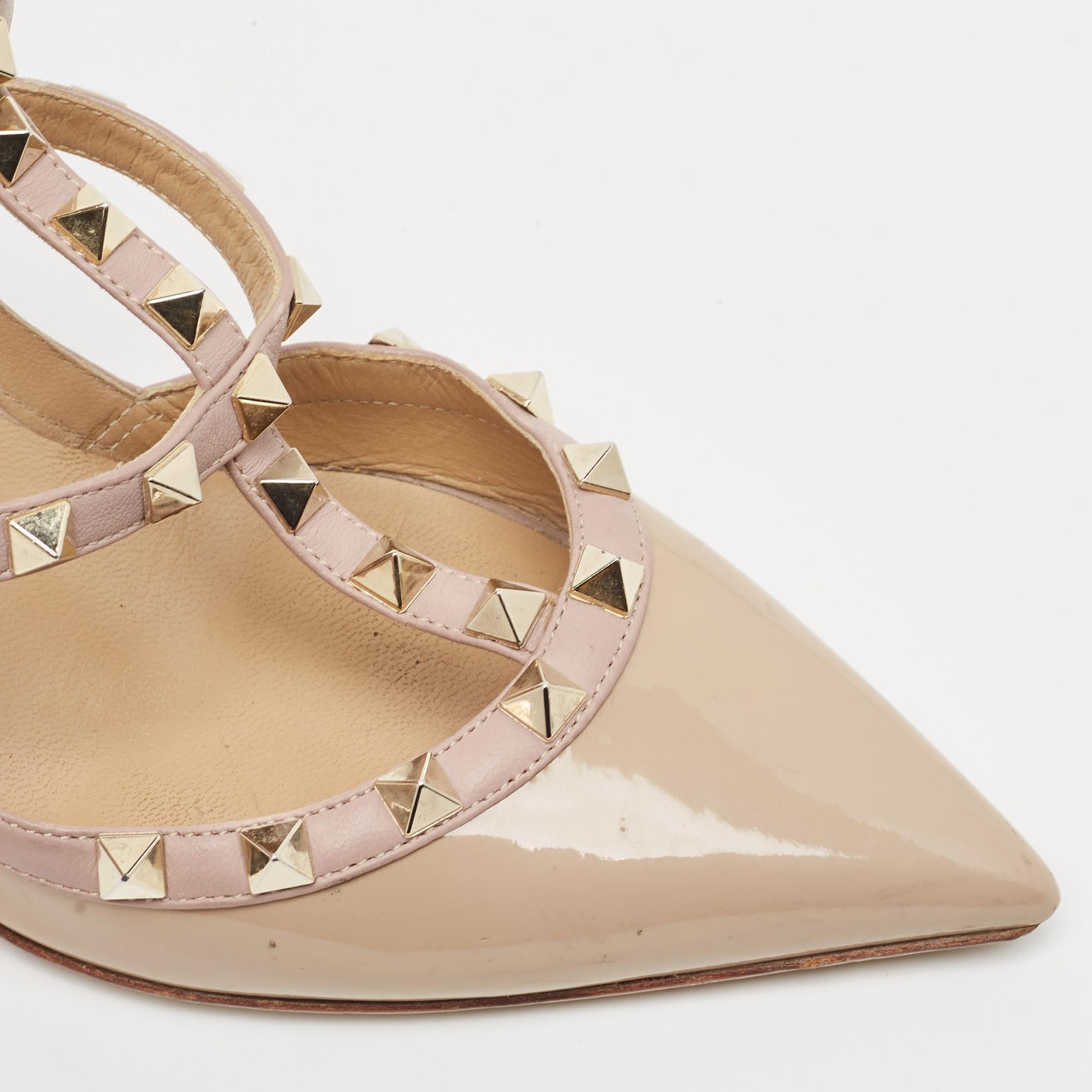 Valentino Beige Patent Leather Rockstud Ankle Strap Pumps Size 39.5 For Sale 3