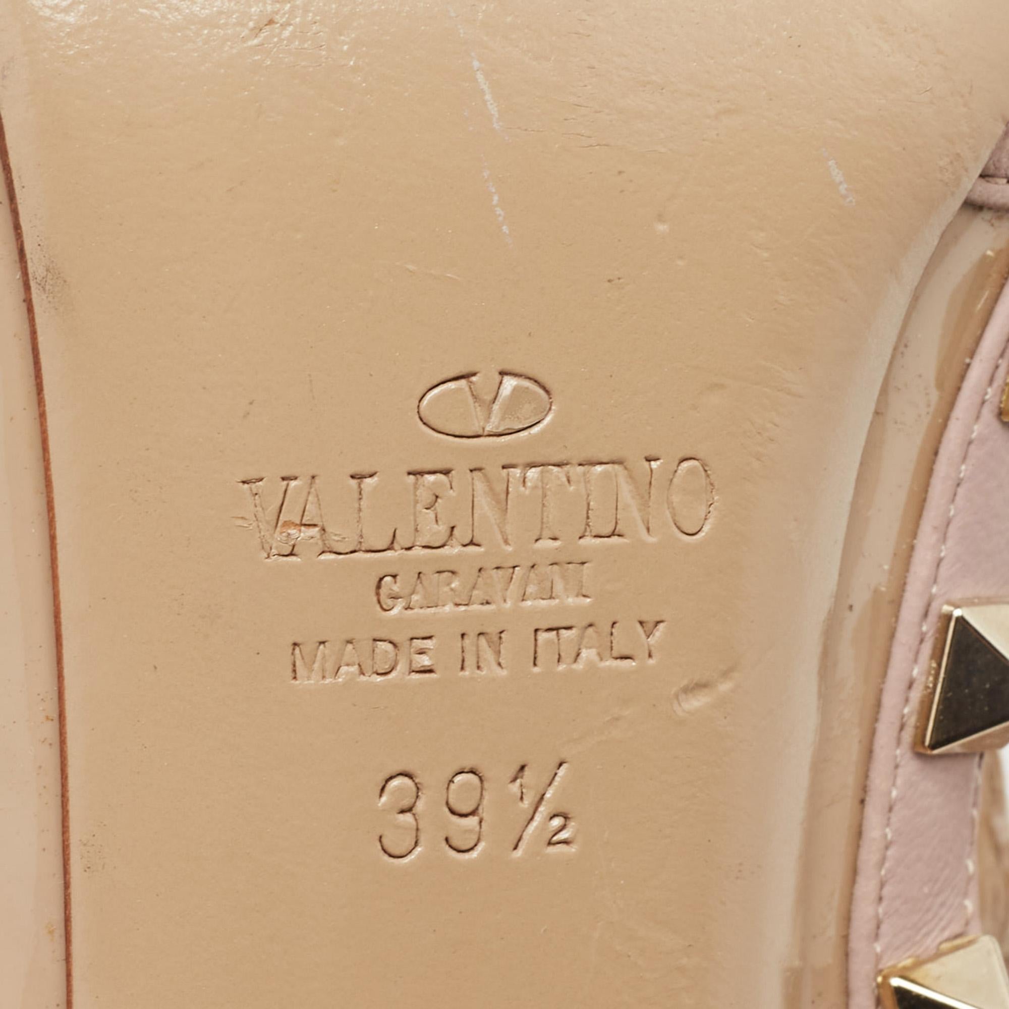 Valentino escarpins à clous Rockstud en cuir verni beige, taille 39,5 en vente 4