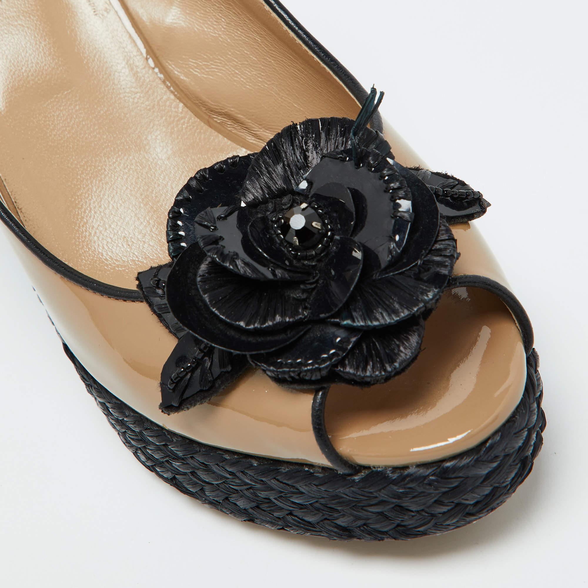 Valentino Beige Patent Leather Rose Embellished Espadrille Wedge Sandals Size 39 2