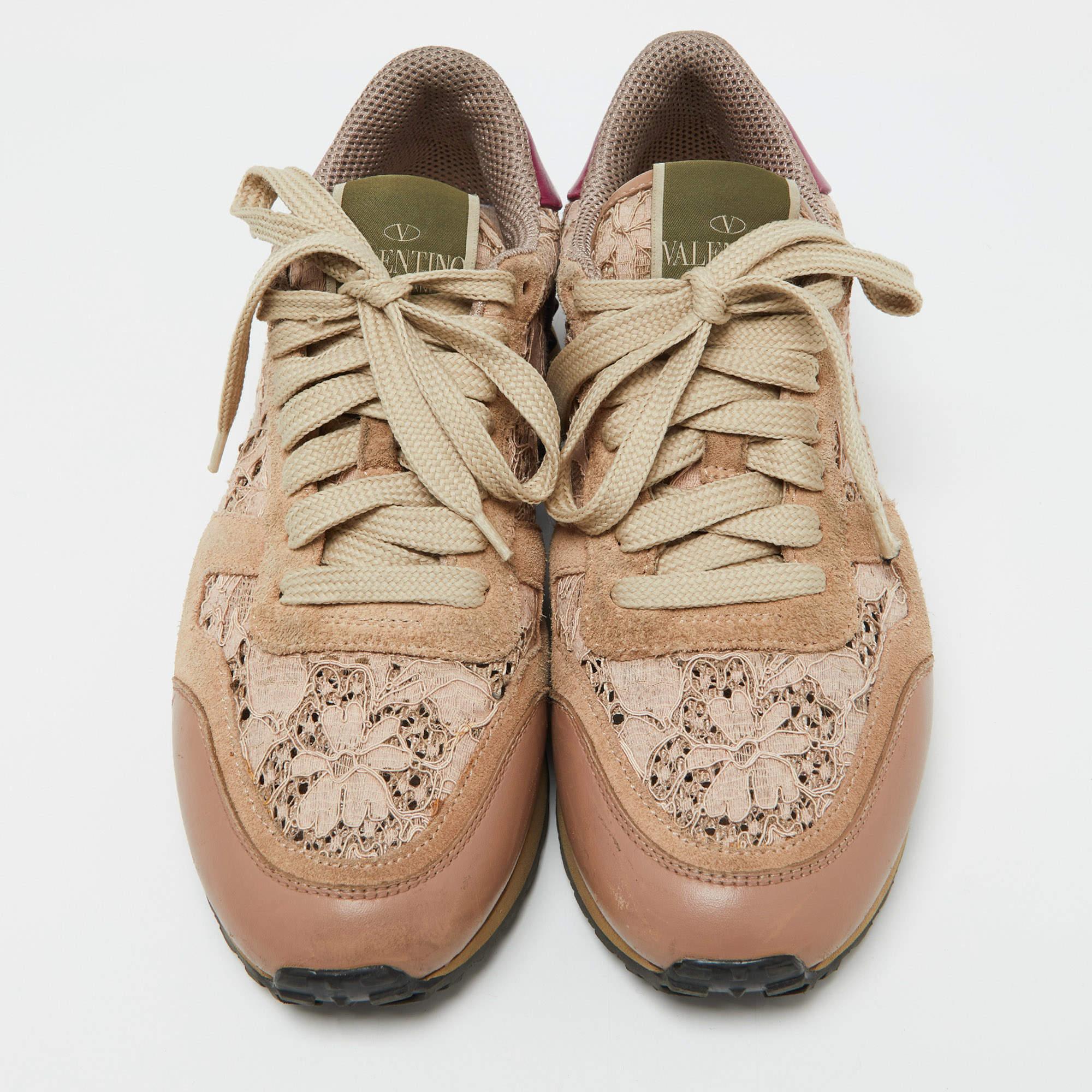 Valentino Beige/Rosa Floral Spitze und Leder Rockrunner Low Top Turnschuhe Größe 35 (Braun) im Angebot