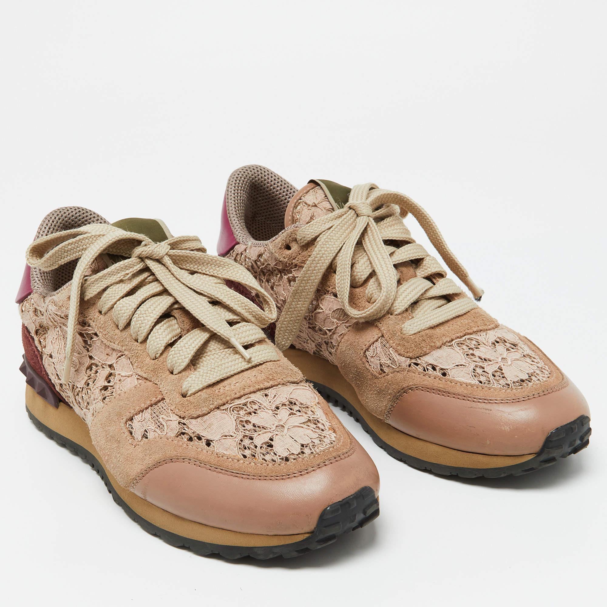 Valentino Beige/Rosa Floral Spitze und Leder Rockrunner Low Top Turnschuhe Größe 35 im Zustand „Gut“ im Angebot in Dubai, Al Qouz 2