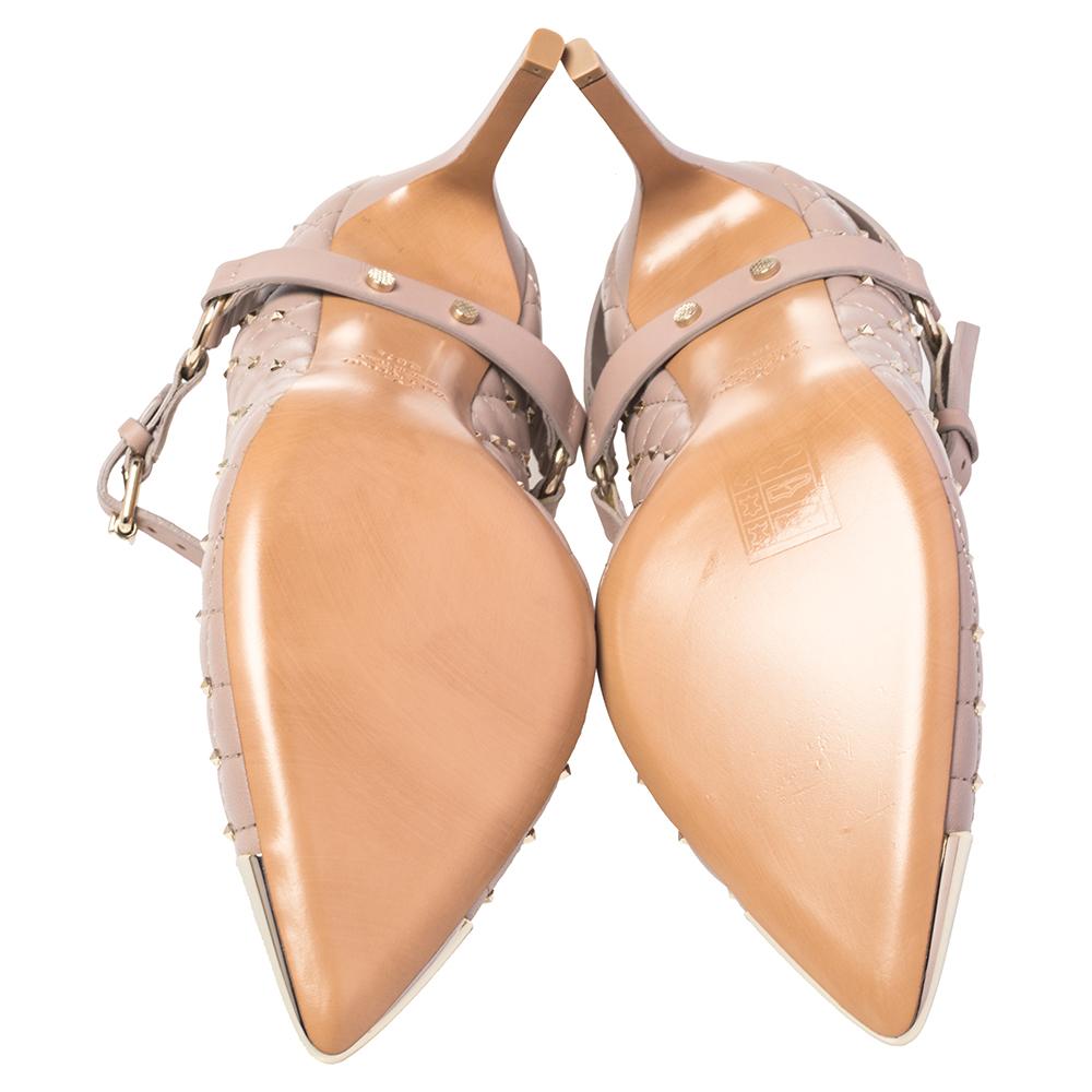 Valentino Beige Quilted Leather Rockstud Spike Mary Jane Pumps Size 38.5 In New Condition In Dubai, Al Qouz 2