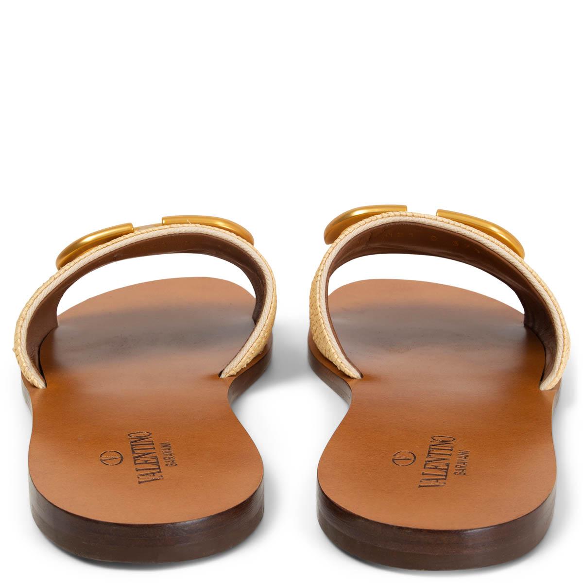 VALENTINO beige raffia VLOGO SLIDES Flat Sandals Shoes 37.5 In Excellent Condition In Zürich, CH