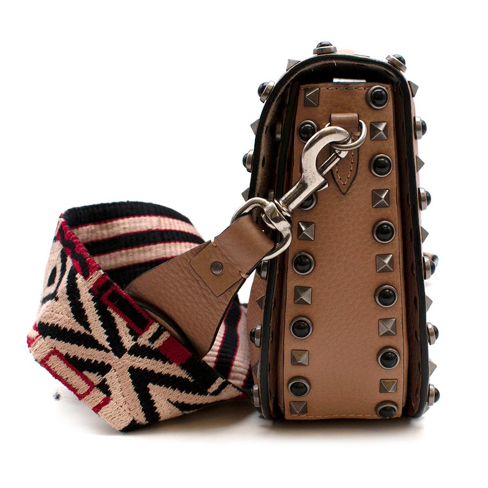 Donna Valentino Borsa Rolle beige con tracolla ricamata a forma di chitarra