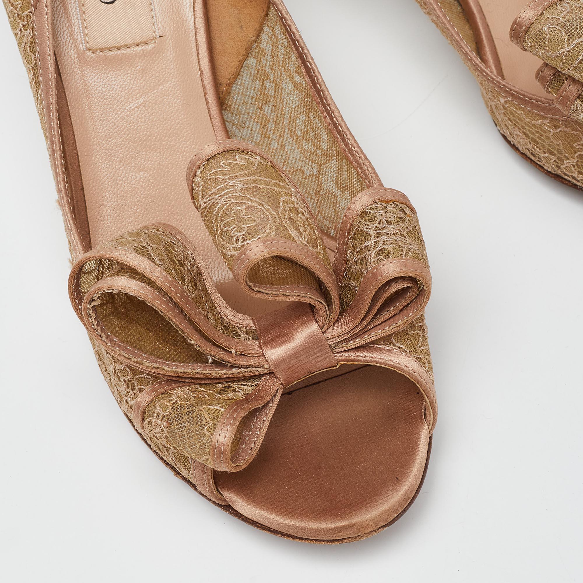 Valentino Beige Satin and Lace Bow Peep Toe Pumps Size 36 For Sale 3