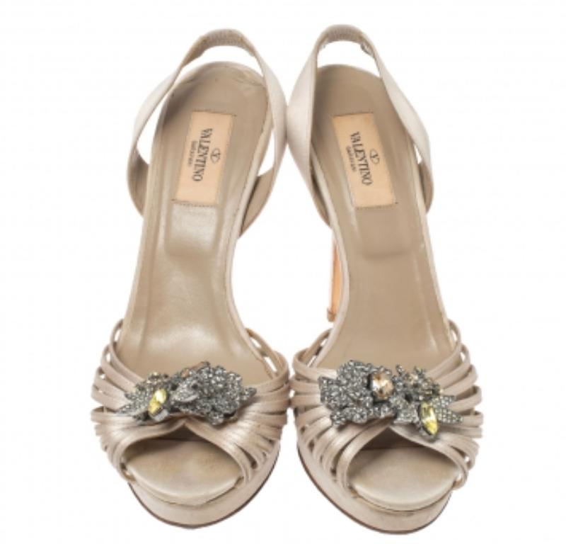 Valentino Beige Satin Crystal Embellished Peep Toe Slingback Sandals Size 37 In Good Condition For Sale In Dubai, Al Qouz 2