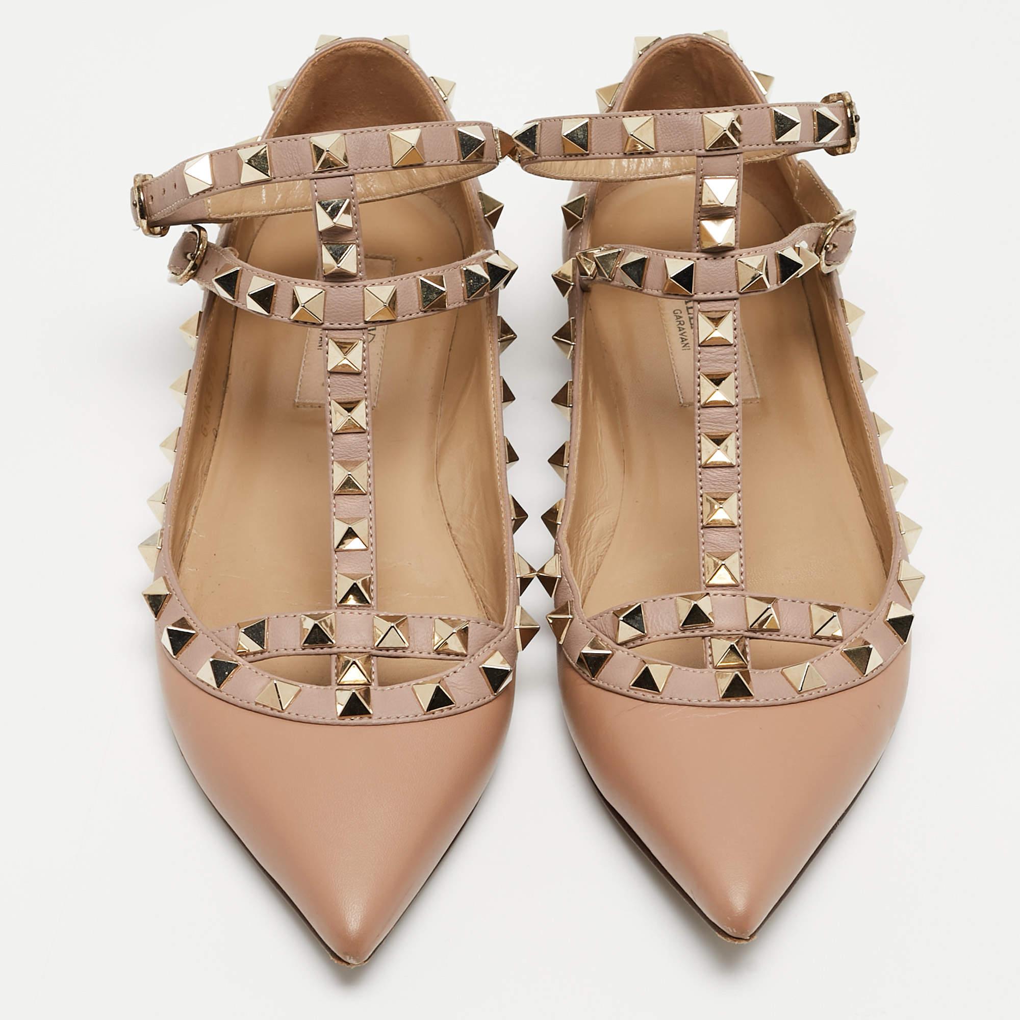 Valentino Beoge/Old Rose Leather Rockstud Ankle Strap Ballet Flats Size 35 In Fair Condition For Sale In Dubai, Al Qouz 2