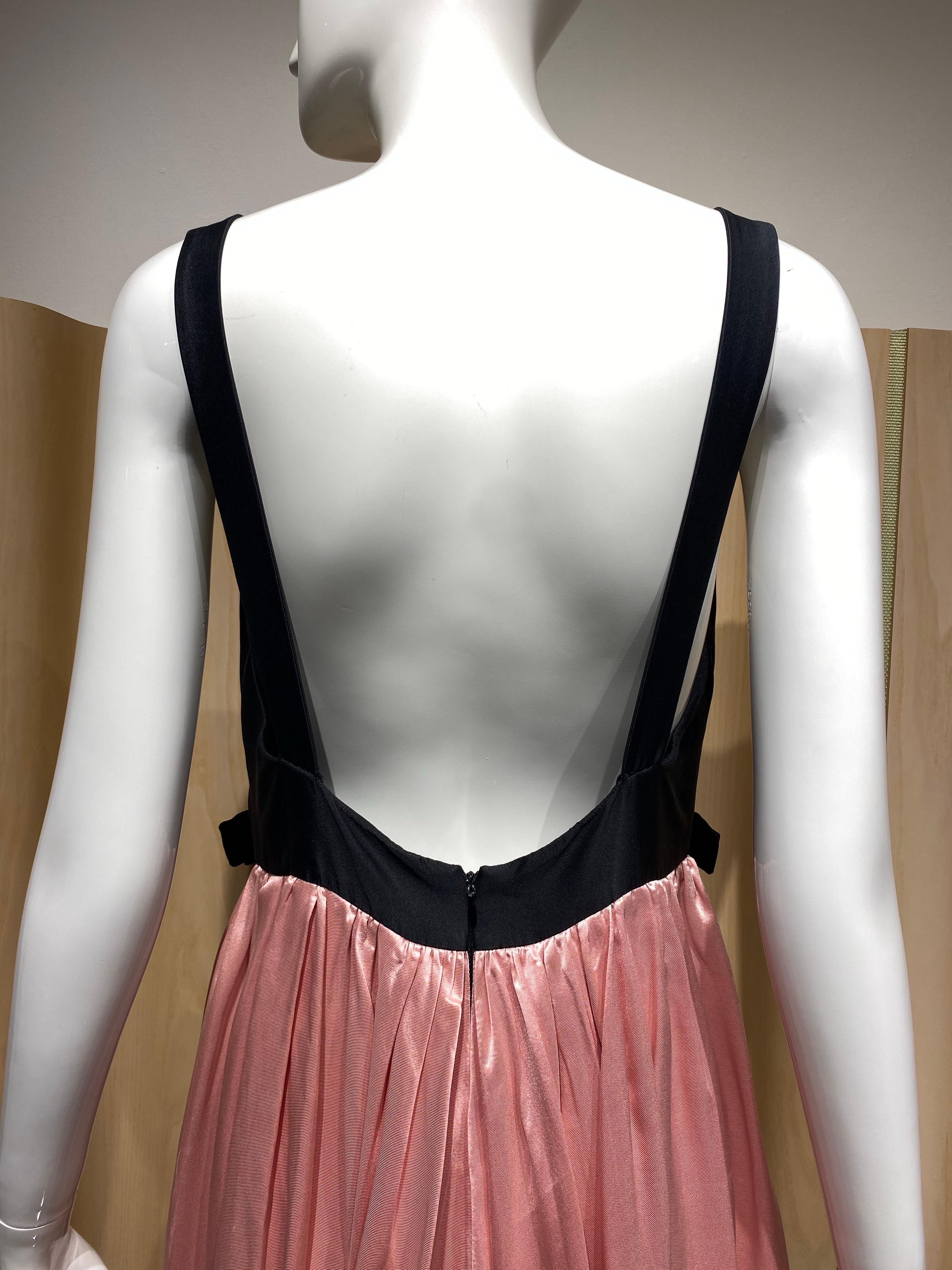 Nero Valentino Abito in seta nera e rosa con fiocco in vendita