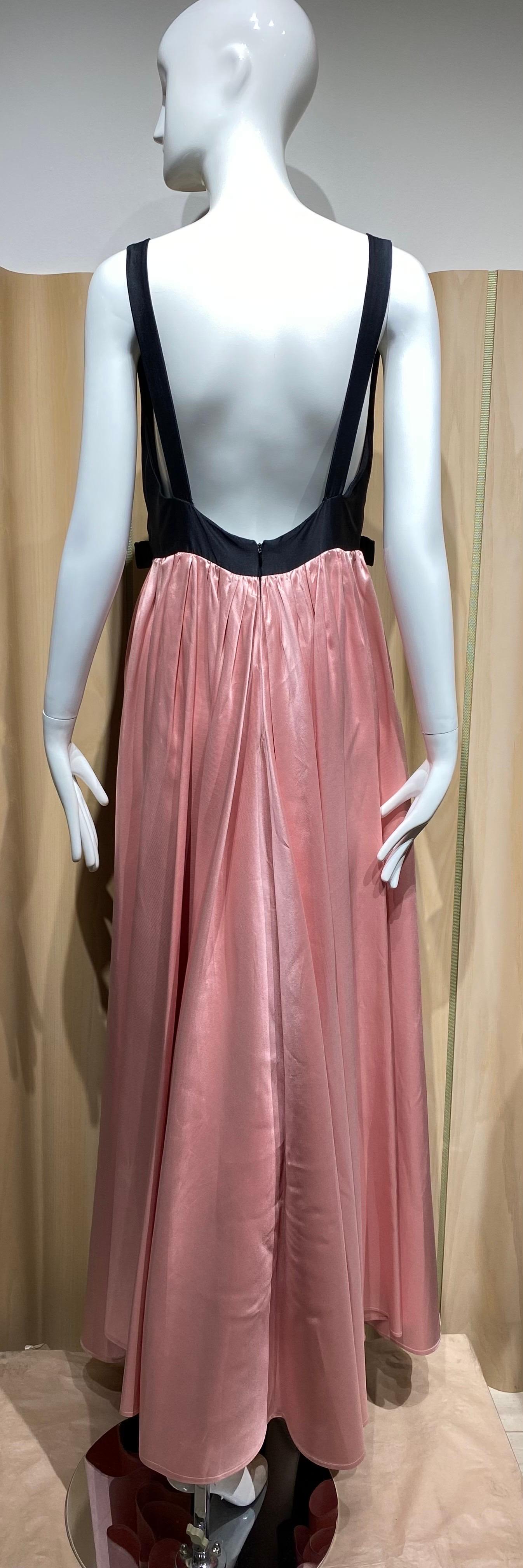 Valentino Abito in seta nera e rosa con fiocco In condizioni ottime in vendita a Beverly Hills, CA