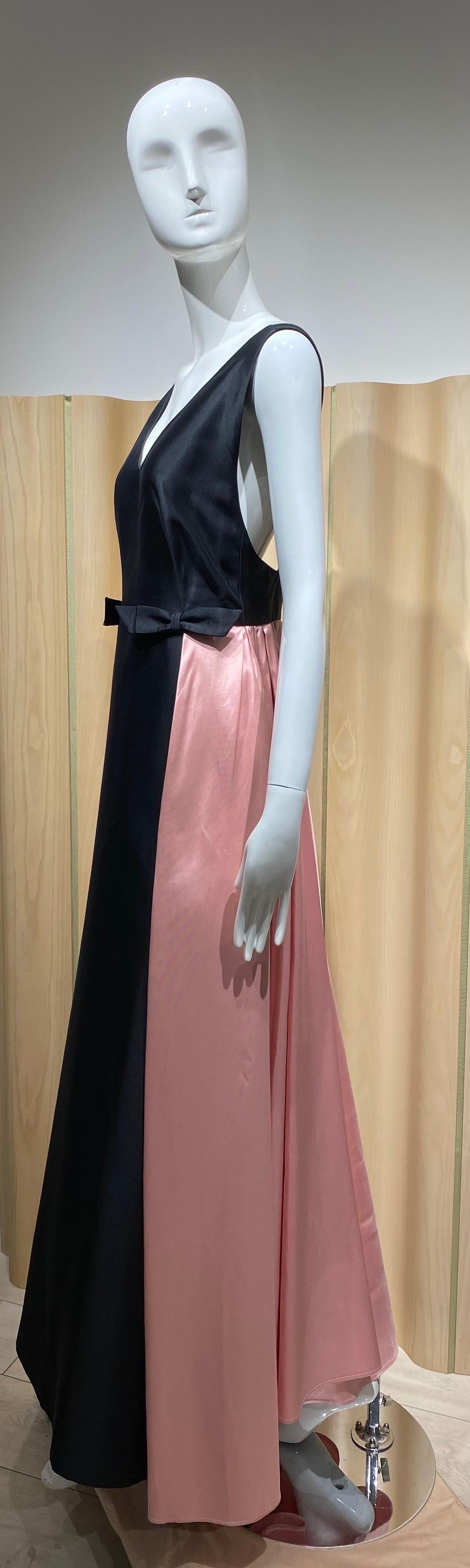 Valentino Abito in seta nera e rosa con fiocco in vendita 2