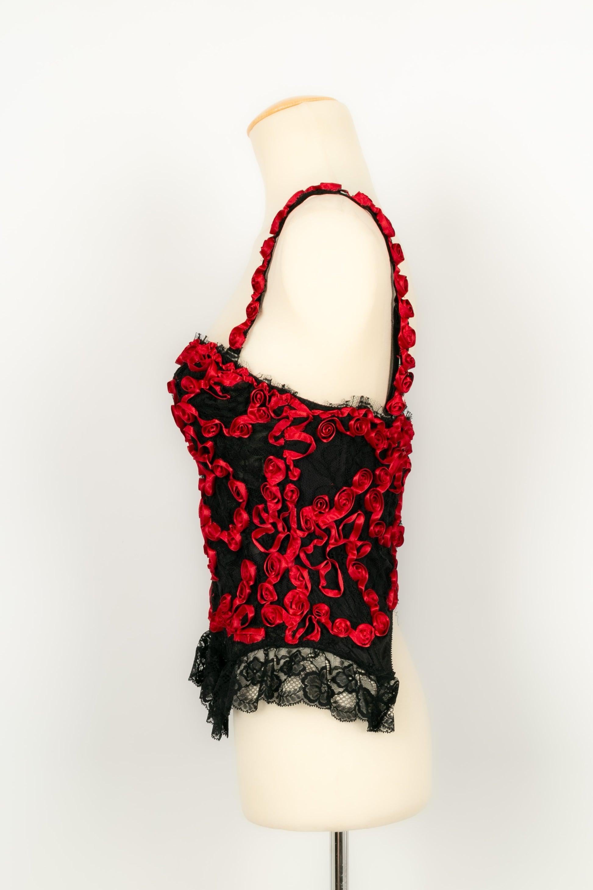 Valentino Black and Red Lace Top with Red Ribbons In Excellent Condition For Sale In SAINT-OUEN-SUR-SEINE, FR