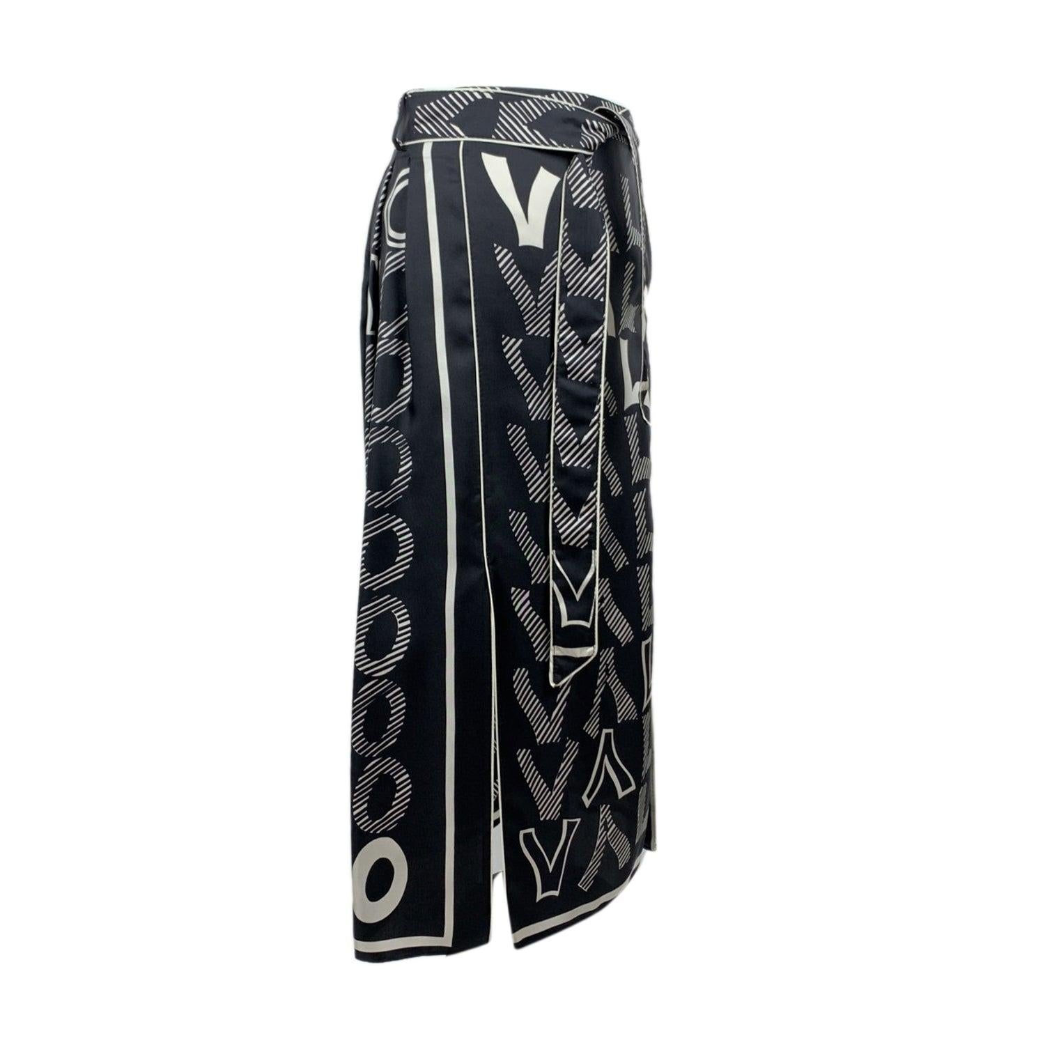 Valentino Black and White Silk Logo Midi Skirt Size 42 IT In Excellent Condition In Rome, Rome