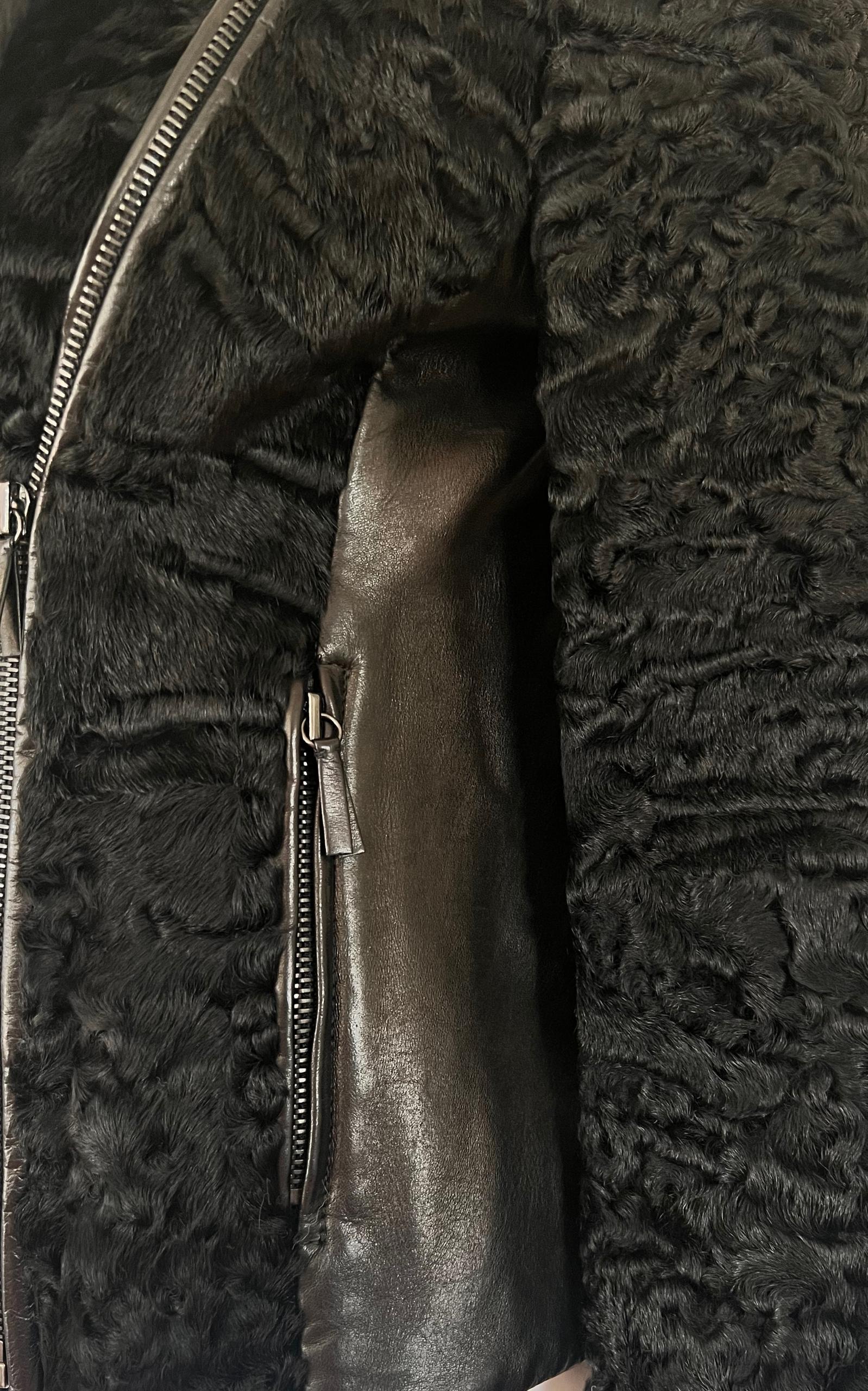 Valentino Giacca Biker in pelliccia d'agnello Karakul nera IT42 in vendita 4