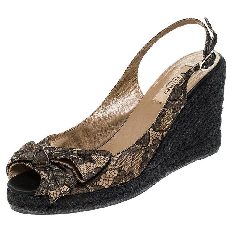 Valentino Black/Beige Lace Bow Slingback Wedge Espadrille Sandals Size 39.5  For Sale at 1stDibs