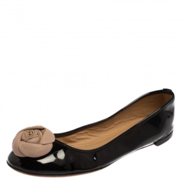 Women's Valentino Black/Beige Patent And Leather  Roses Ballet Flats Size 40 For Sale