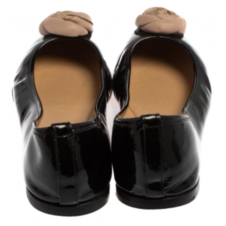 Valentino Black/Beige Patent And Leather  Roses Ballet Flats Size 40 For Sale 1