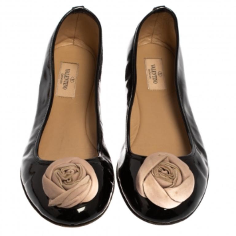 Valentino Black/Beige Patent And Leather  Roses Ballet Flats Size 40 For Sale 3
