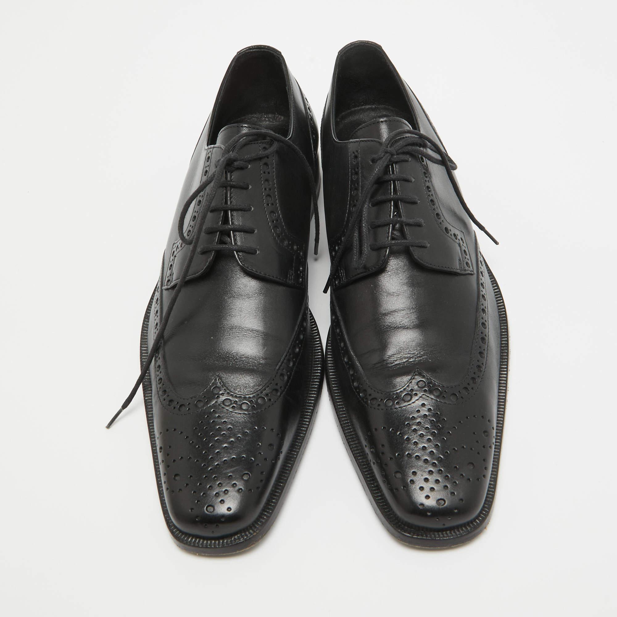 Nero Valentino Black Brogue Leather Lace Up Derby Taglia 41 in vendita