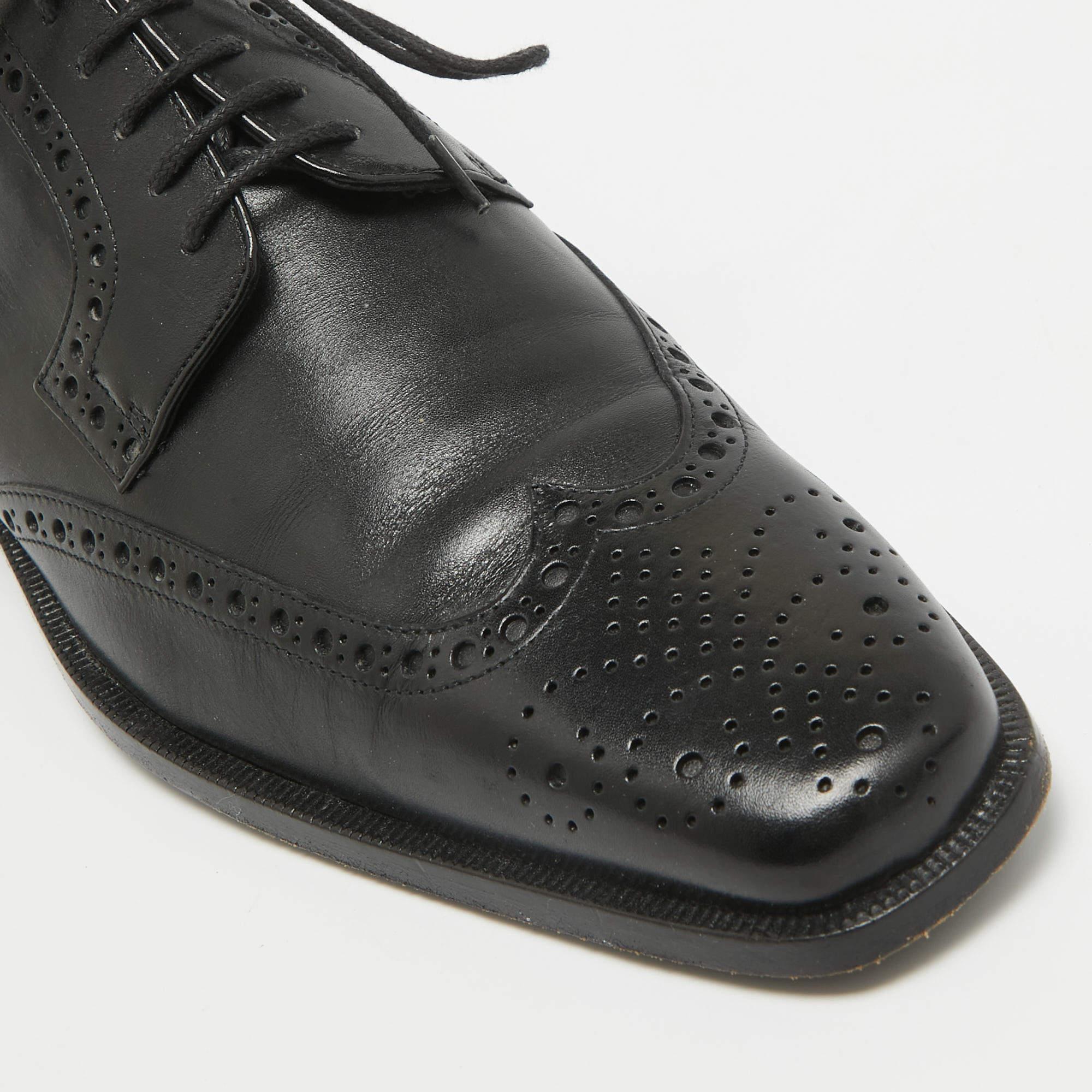 Valentino Black Brogue Leather Lace Up Derby Taglia 41 in vendita 3