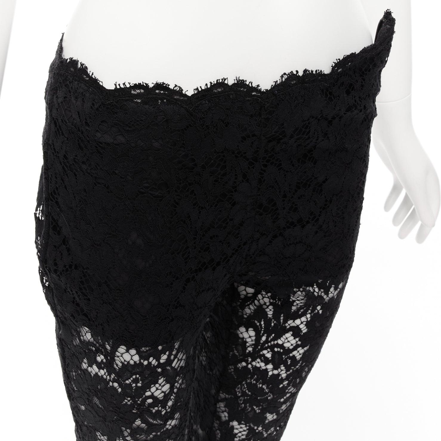 VALENTINO black cotton blend floral lace overlay sheer cropped pants IT38 XS
Reference: LNKO/A02326
Brand: Valentino
Designer: Pier Paolo Piccioli
Material: Cotton, Blend
Color: Black
Pattern: Lace
Closure: Zip
Lining: Black Fabric
Made in: