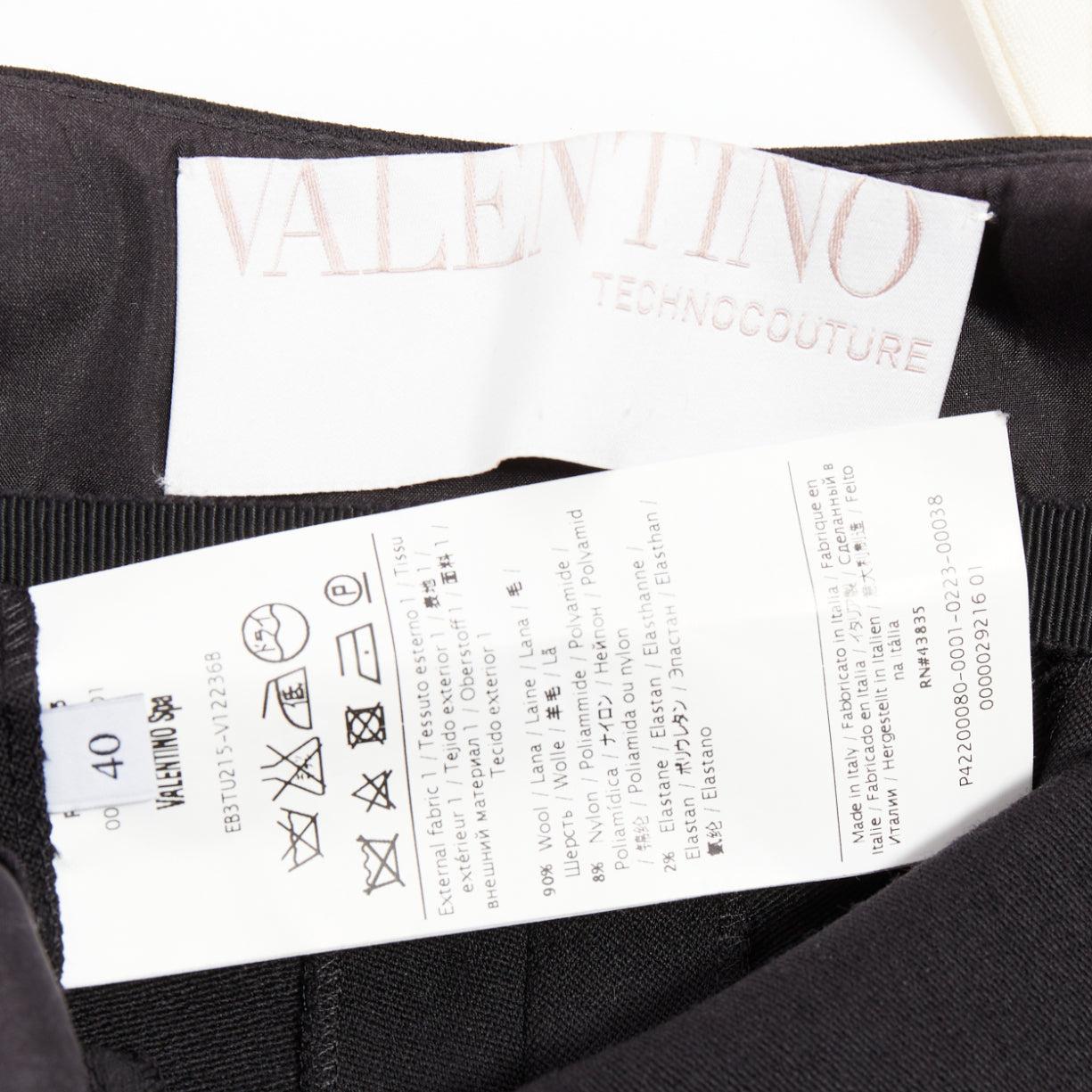 Valentino - Combinaison à bretelles en laine mélangée crème noire avec nœud IT40 S en vente 3