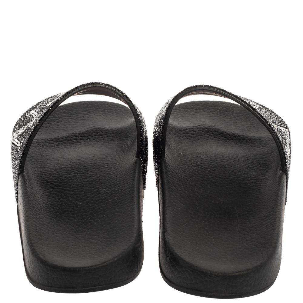 Valentino Black Crystal Logo Slide Sandals Size 39 In Good Condition In Dubai, Al Qouz 2