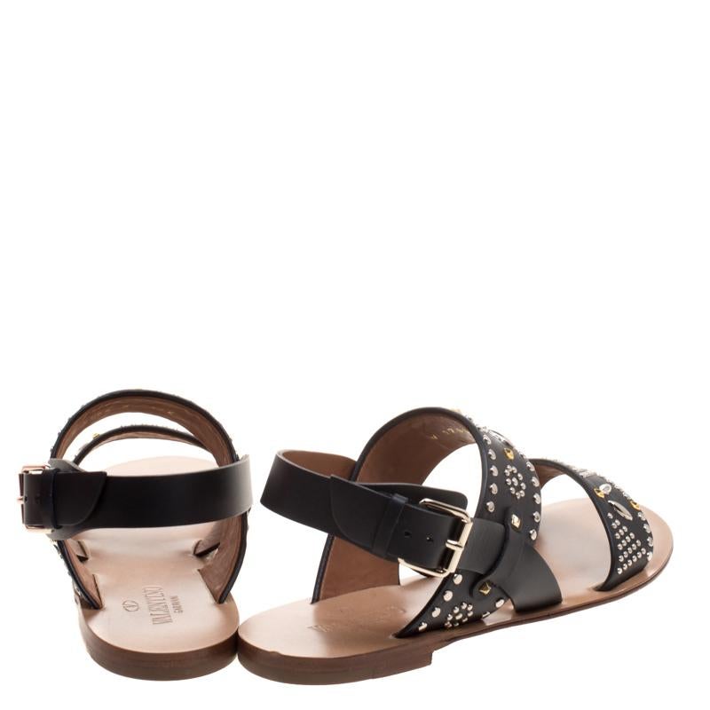 Valentino Black Embellished Leather Flat Sandals Size 37.5 In New Condition In Dubai, Al Qouz 2
