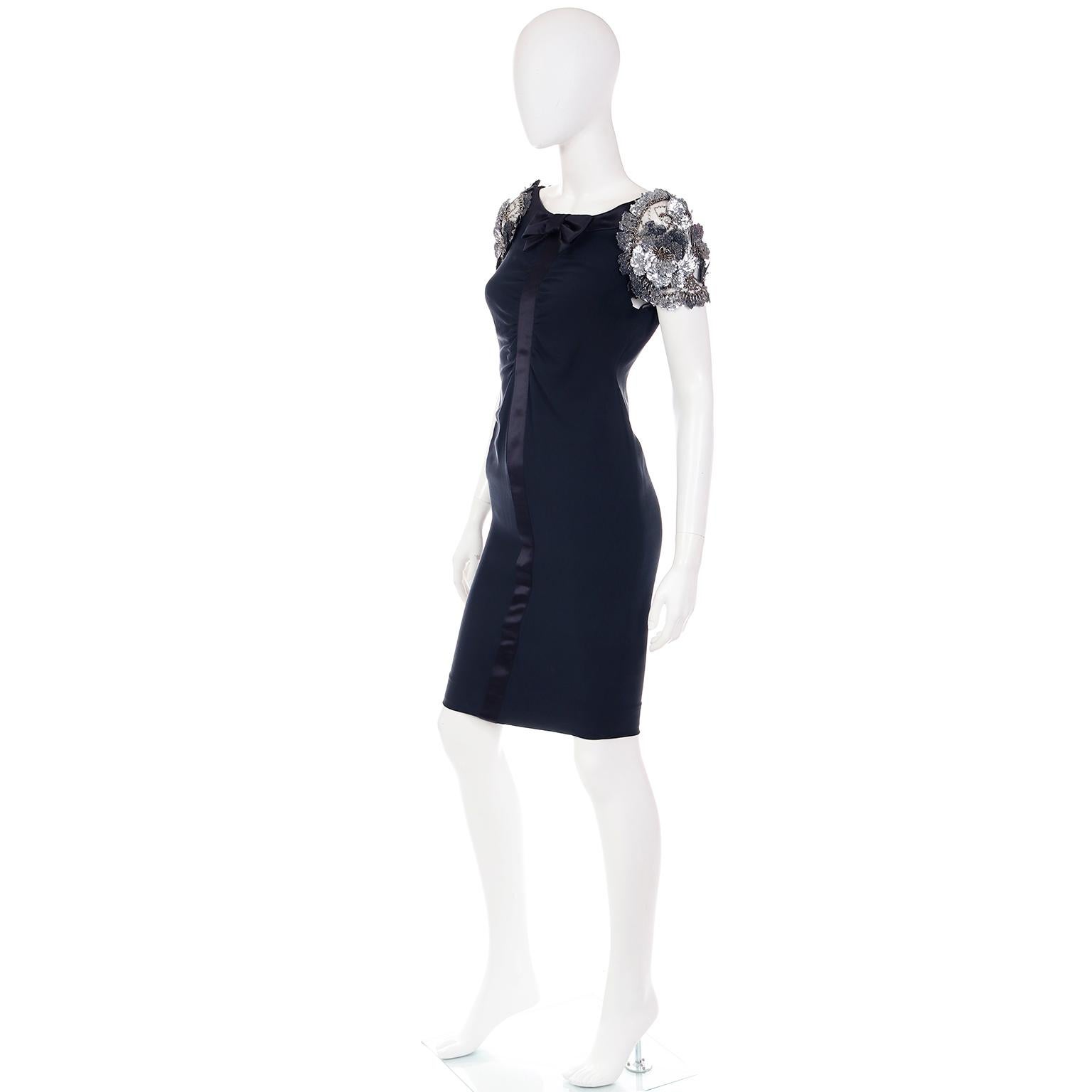 Valentino Navy Evening Dress With Silver Beaded Applique Sleeves & Satin Bow  In Excellent Condition In Portland, OR