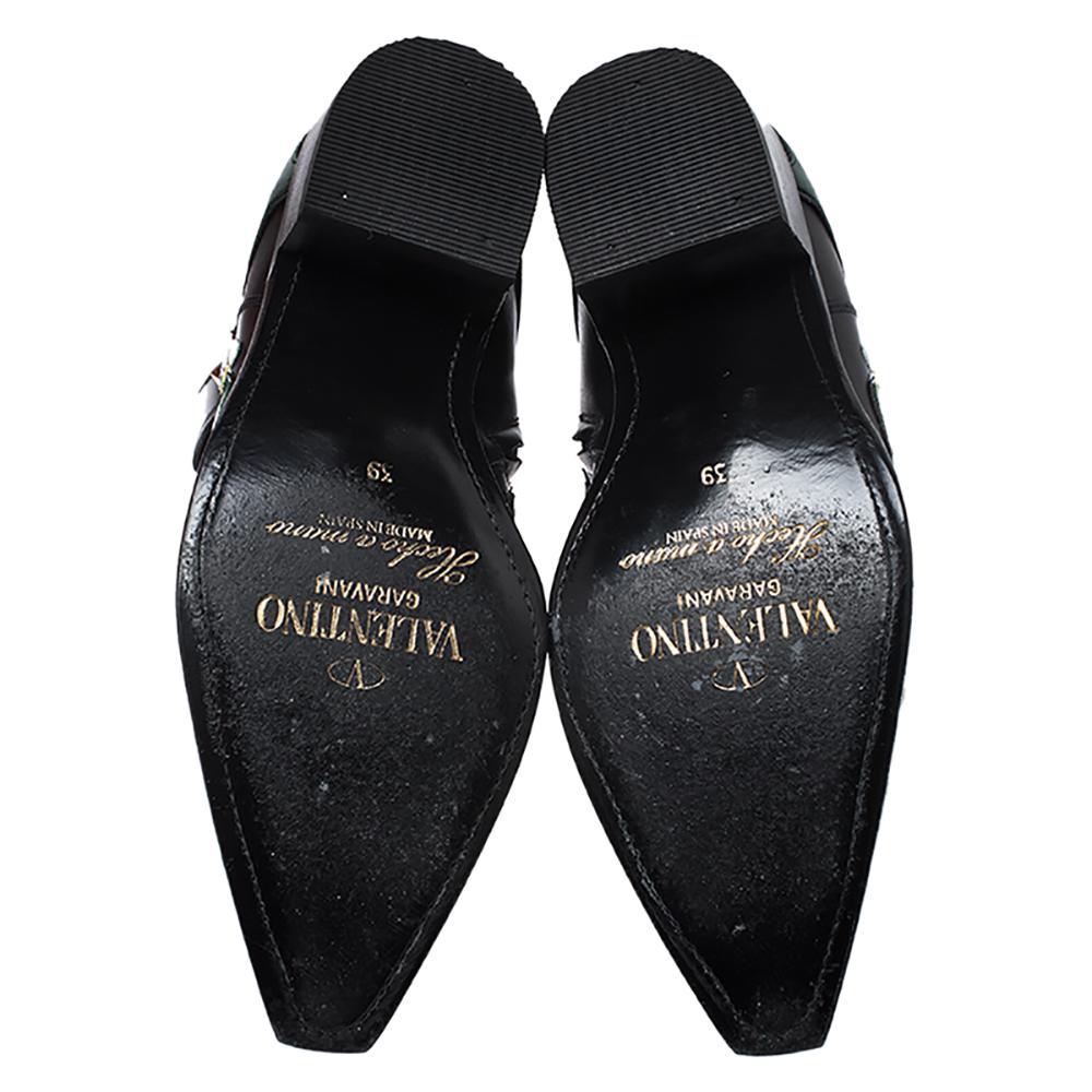 Valentino Black Floral Embroidered Leather Pointed Toe Cowboy Boots Size 39 In Good Condition In Dubai, Al Qouz 2