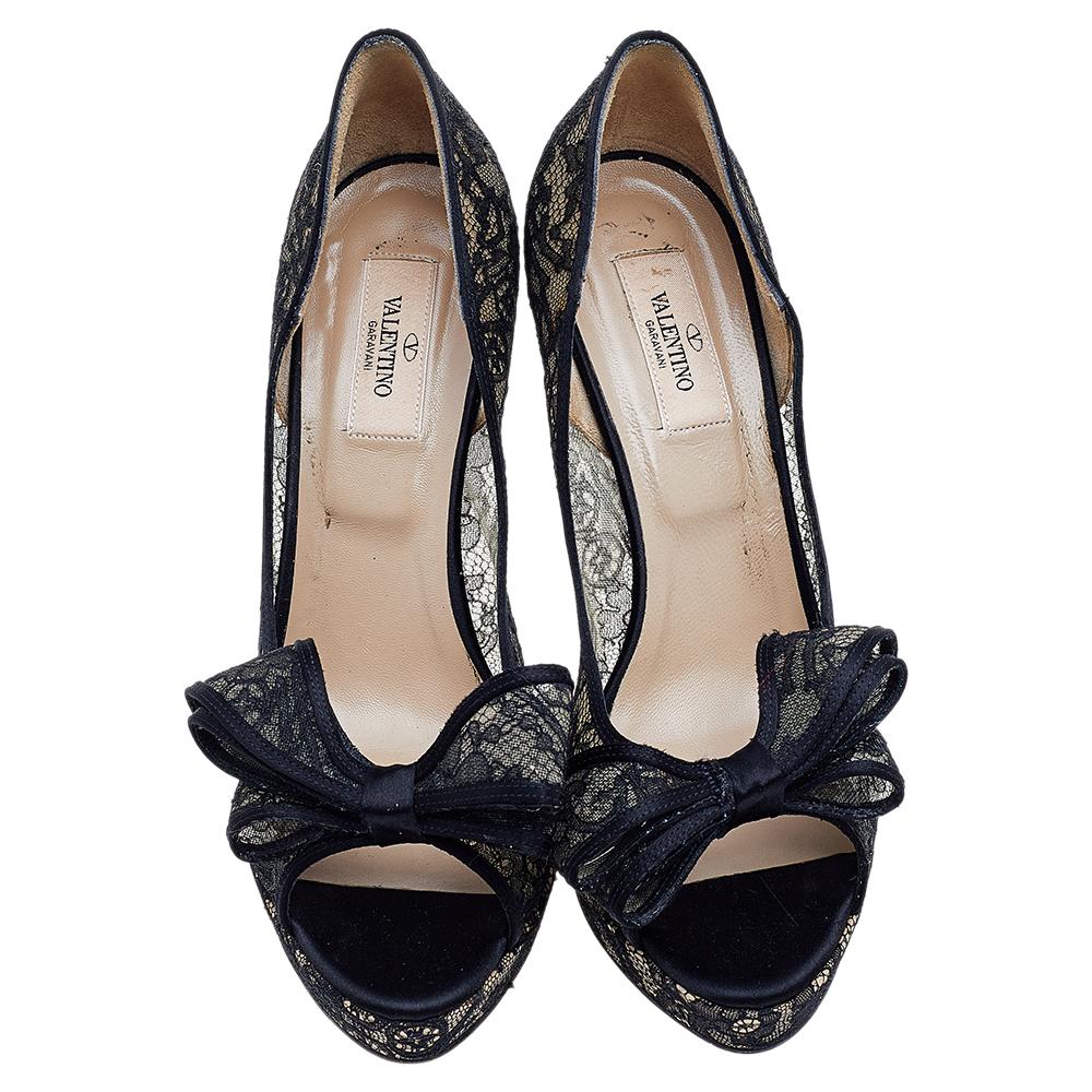 Valentino Black Floral Lace Bow Lace Peep Toe Platform Pumps Size 40 For Sale 1
