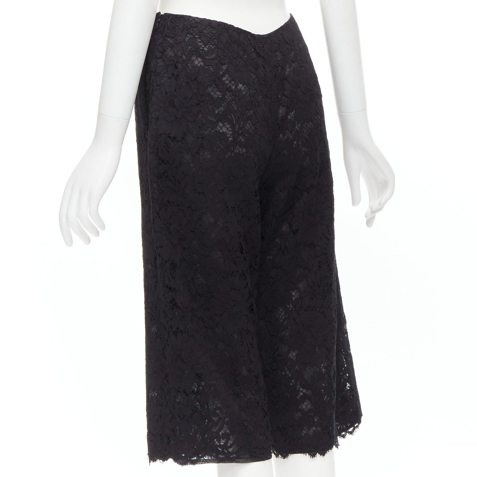 VALENTINO black floral lace knee length culotte shorts IT38 XS For Sale 2