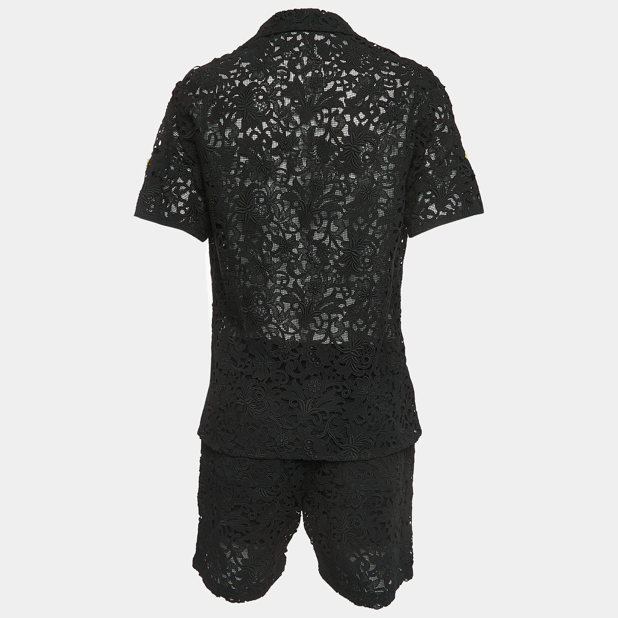 Valentino brings you just the perfect addition you need this season in the form of this shirt set. The set has a floral lace shirt and shorts.

