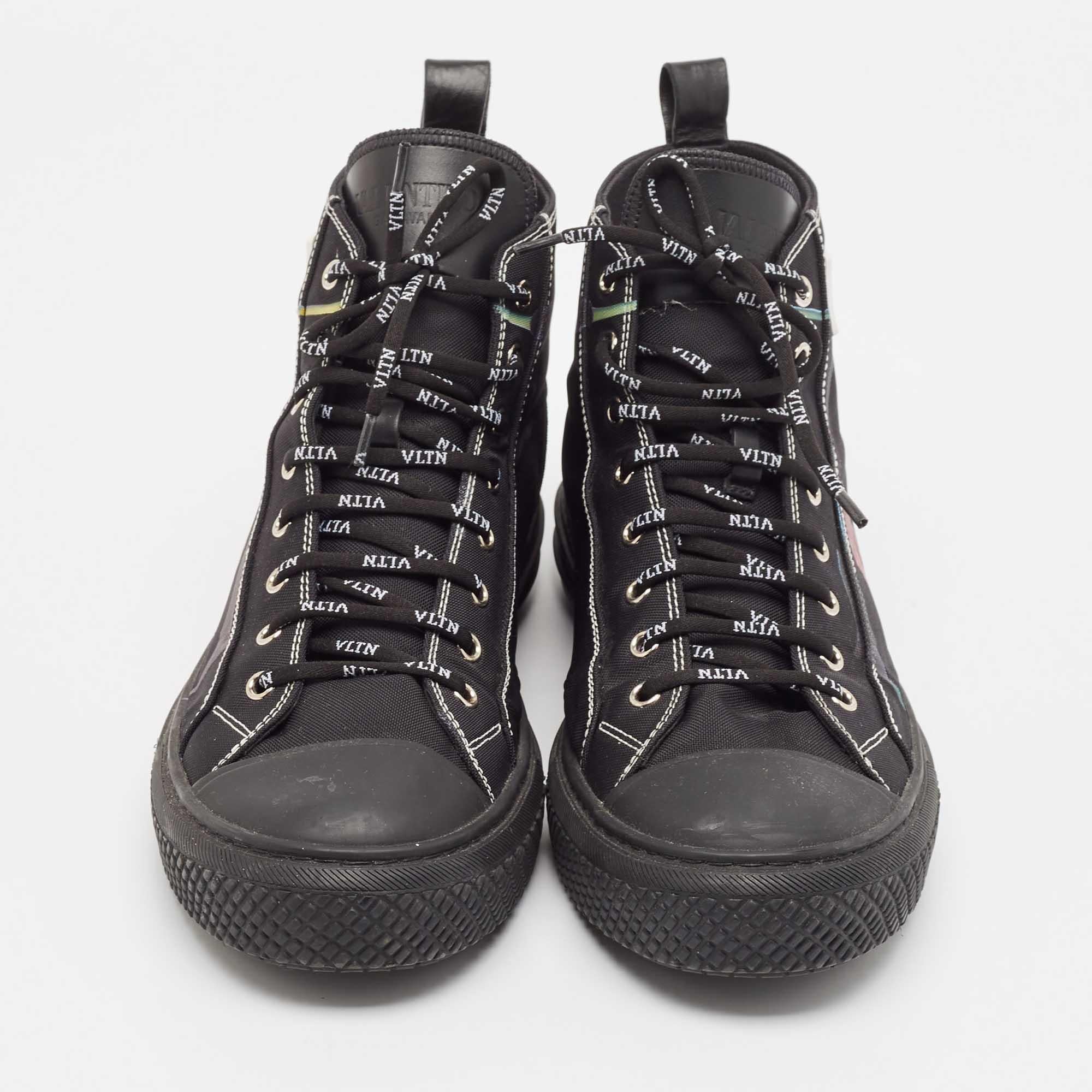 Valentino Black Floral Print Canvas VLTN High Top Sneakers Size 43 In Excellent Condition In Dubai, Al Qouz 2