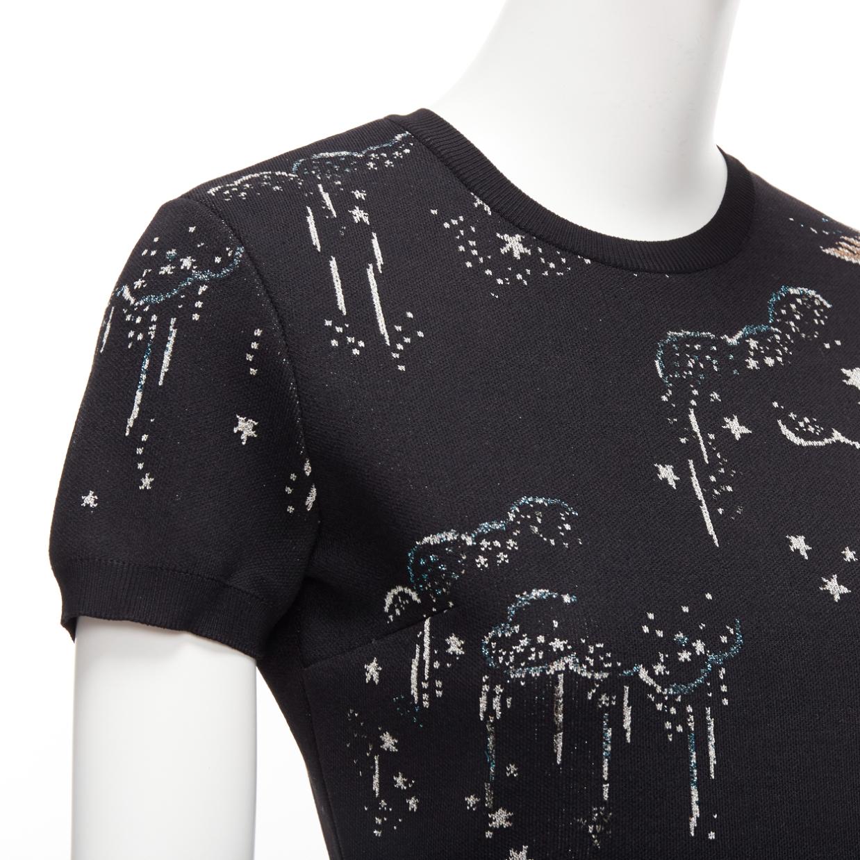 VALENTINO negro glitter nube estrella jacquard manga corta ajustado vestido acampanado S
Referencia: YIKK/A00065
Marca Valentino
Diseñador: Pier Paolo Piccioli
Material: Viscosa, mezcla
Color: Negro, Plata
Patrón: Estrella
Cierre: