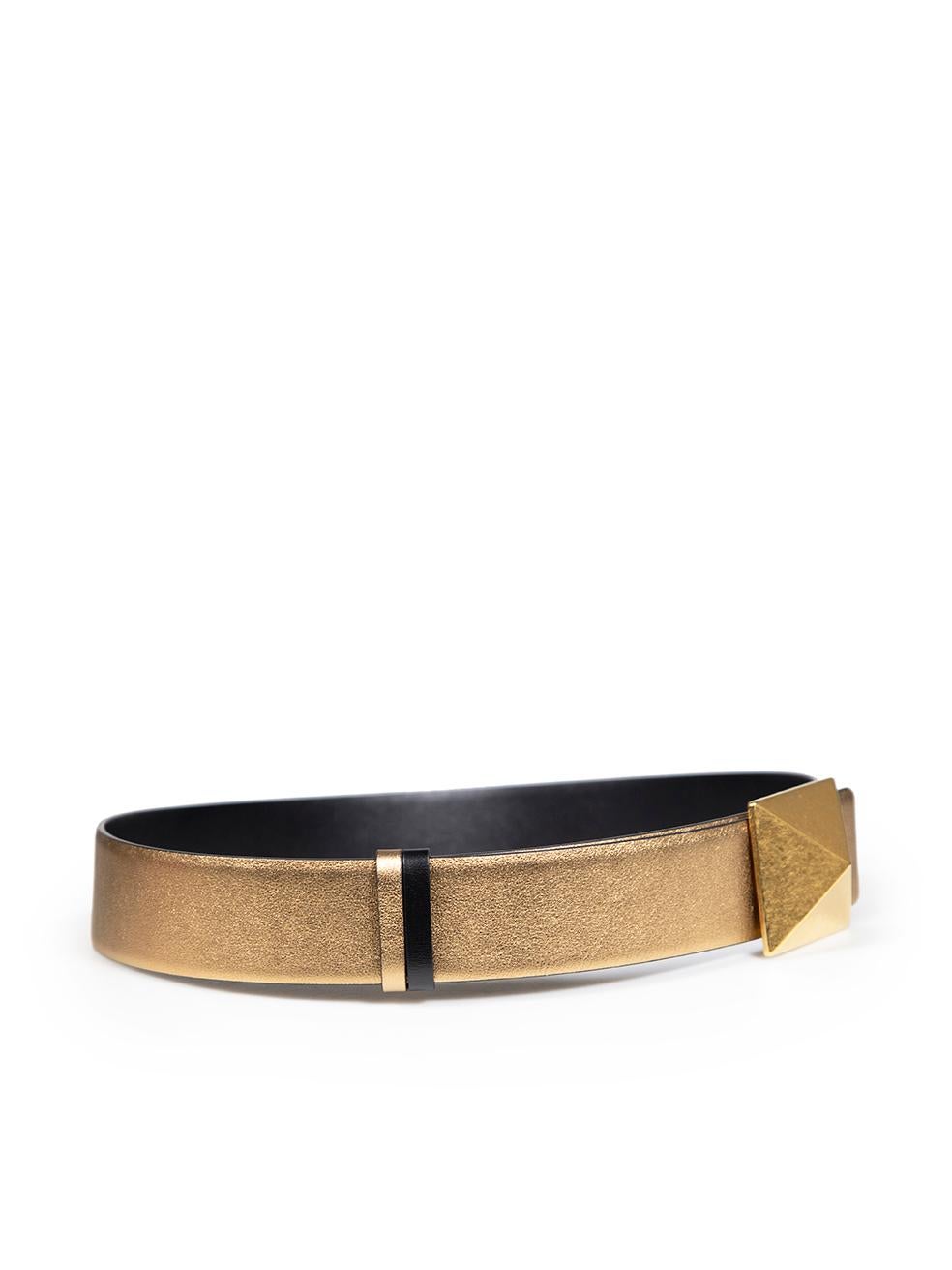 CONDITION is Very good. Minimal wear to belt is evident. Minimal wear to the buckle hardware surface where one or two hardly noticeable scratches are found on this used Valentino designer resale item.
 
 
 
 Details
 
 
 Black and gold
 
 Leather
 
