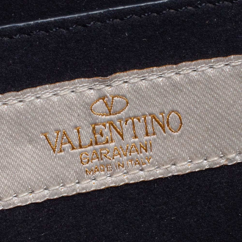 Valentino Black Grained Leather Guitar Rolling Rockstud Shoulder Bag In Good Condition In Dubai, Al Qouz 2
