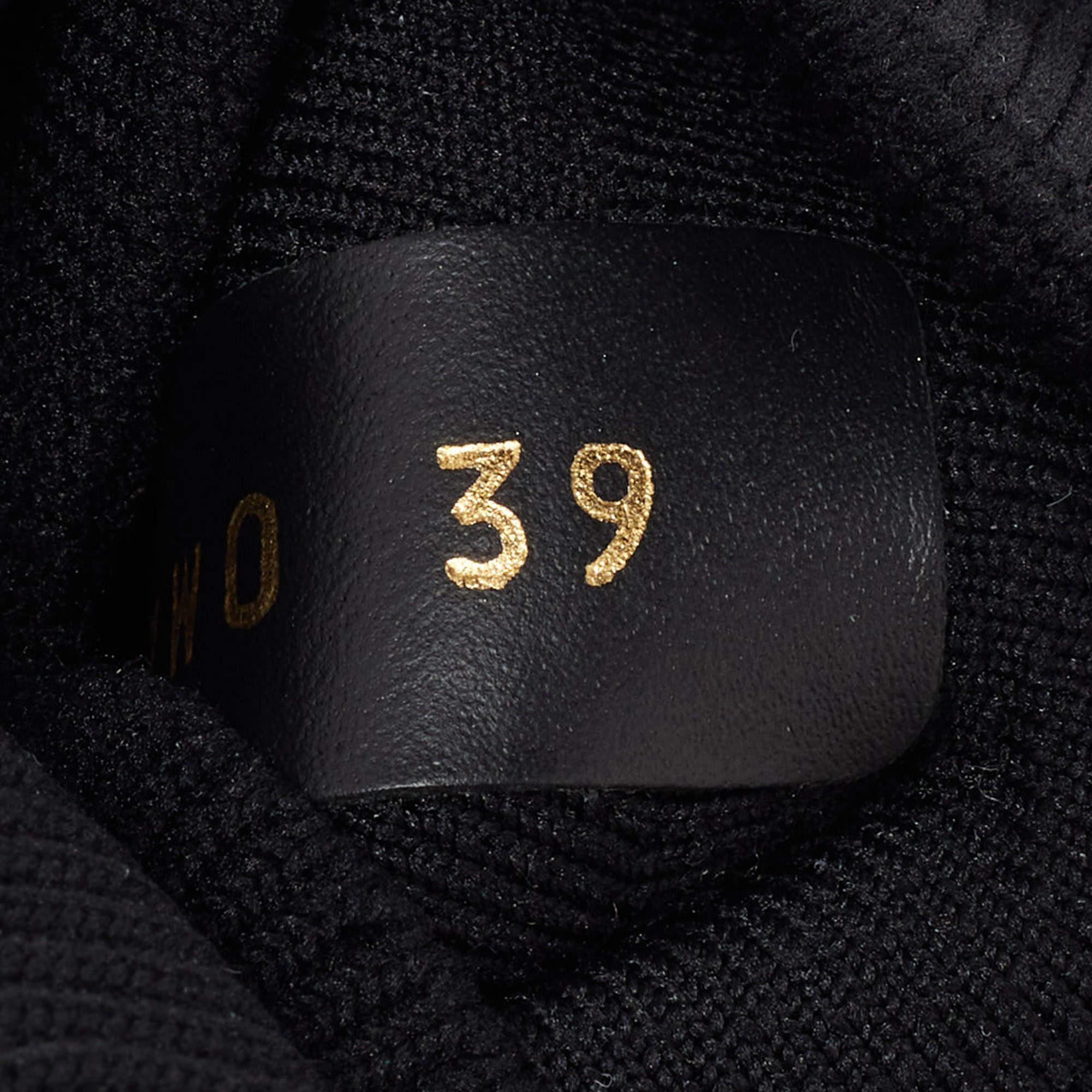 Valentino - Scarpe da ginnastica con calzino in maglia nera Taglia 39 in vendita 2