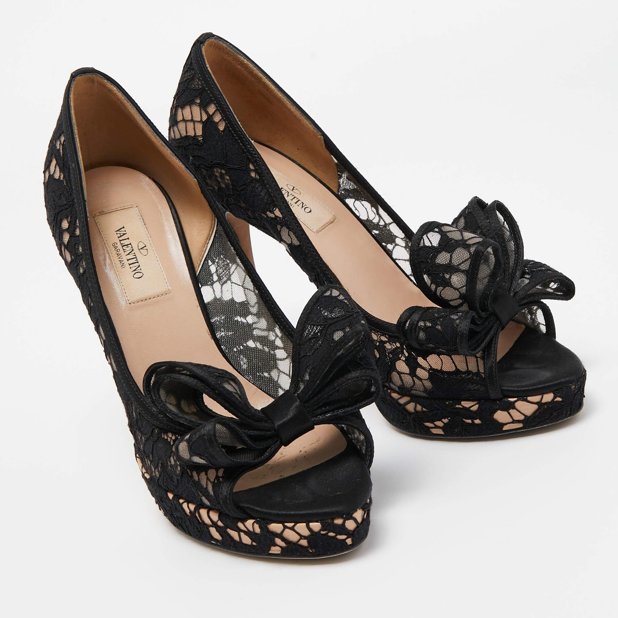 Women's Valentino Black Lace and Mesh Bow Peep Toe Pumps Size 37 For Sale