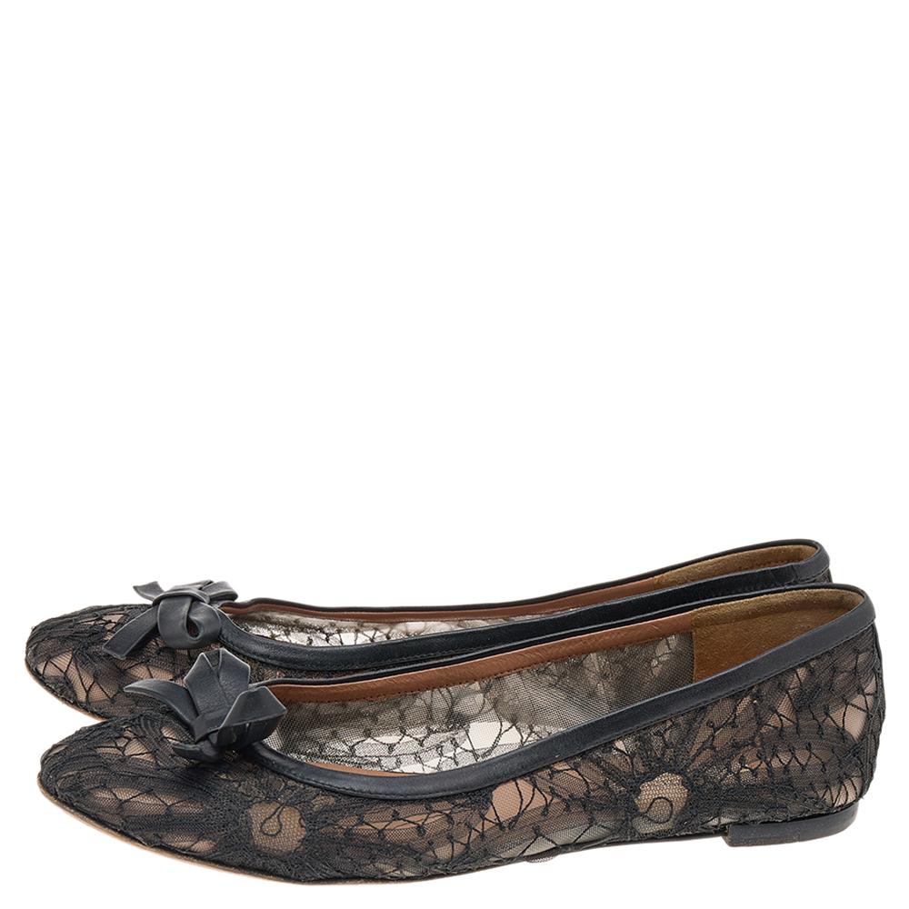 Valentino Black Lace Bow Detail Ballet Flats Size 37 For Sale 2