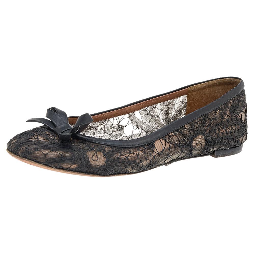 Valentino Black Lace Bow Detail Ballet Flats Size 37 For Sale