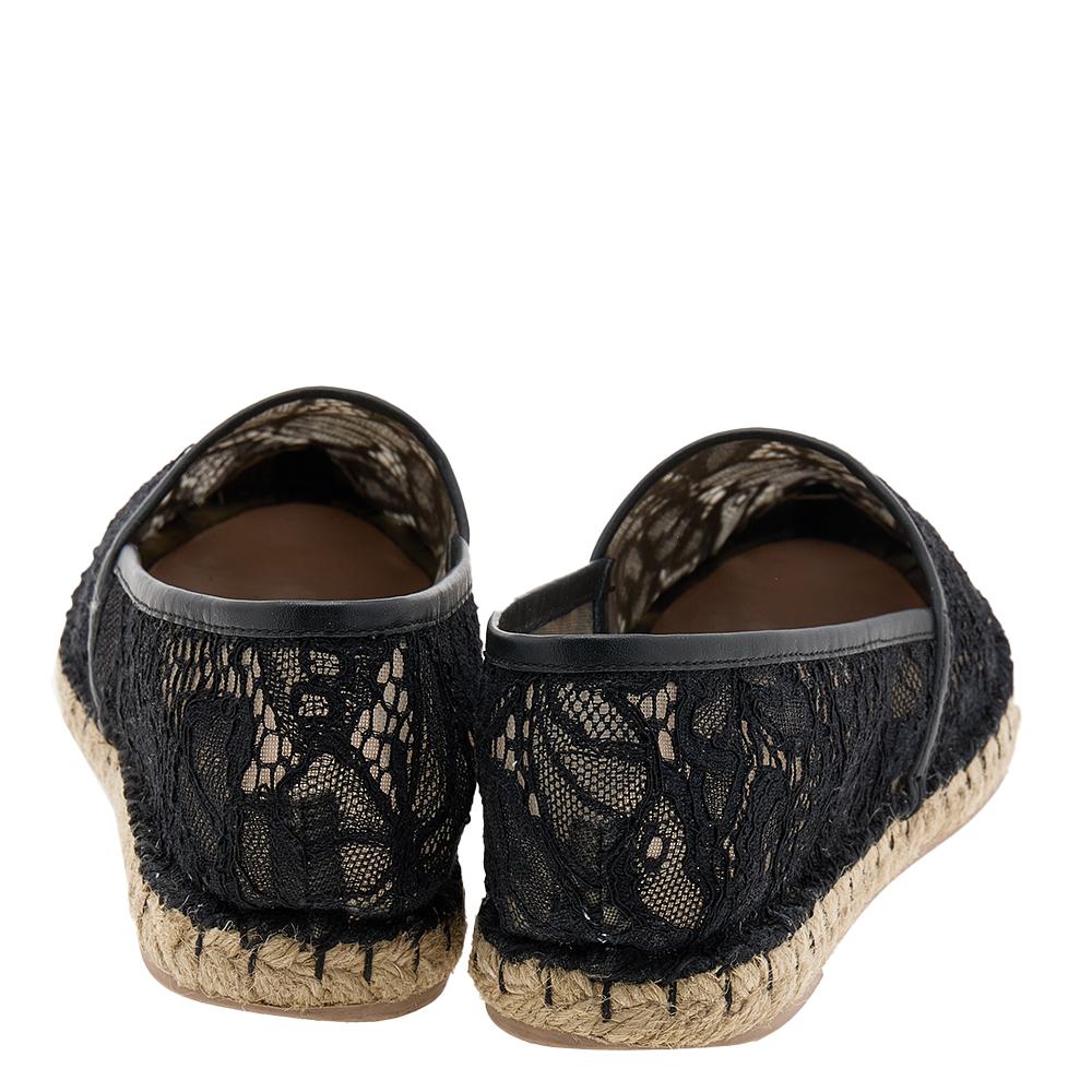 Valentino Black Lace Espadrille Flats Size 40 In Good Condition In Dubai, Al Qouz 2